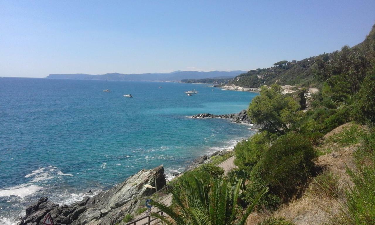 Casa Delle Mimose Apartment Varazze Bagian luar foto