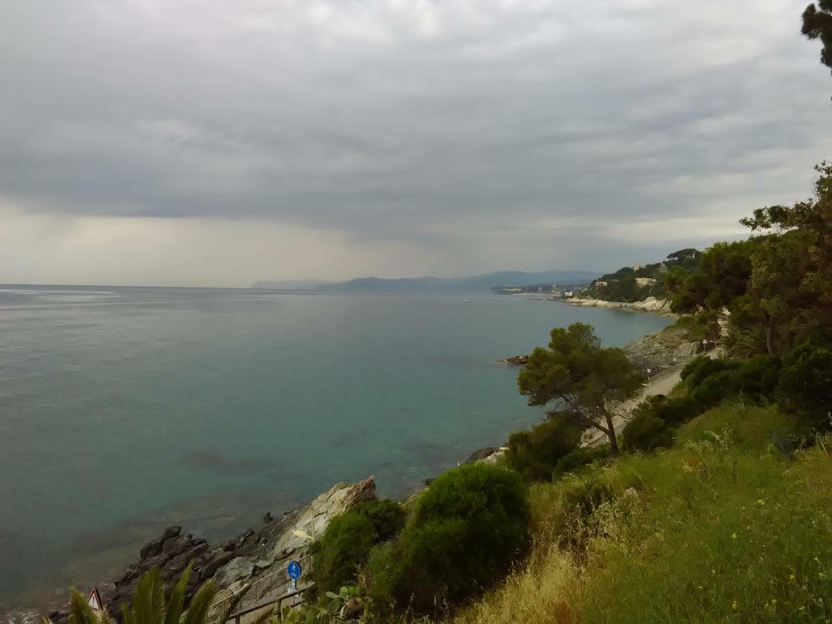 Casa Delle Mimose Apartment Varazze Bagian luar foto